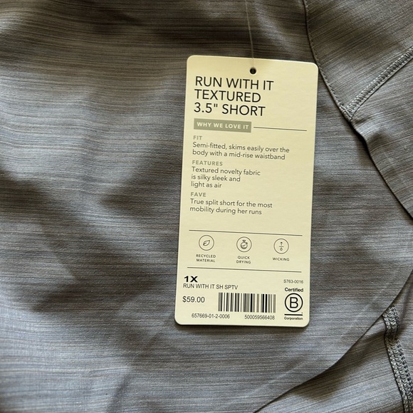 NWT Athleta Run with It Textured short 3.5” size 1X - Picture 3 of 5